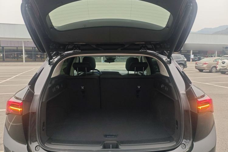 Used Buick Envision 2025 25T Entry-Grade Platinum Edition Trunk