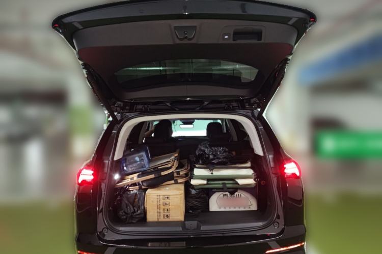 Used Buick Envision 2025 Encore Plus Four-Wheel Drive Avenir Trunk
