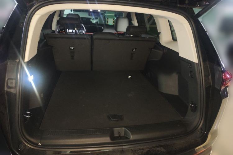 Used Buick Envision 2025 Encore Plus 28T Two-Wheel-Drive Platinum Edition Trunk