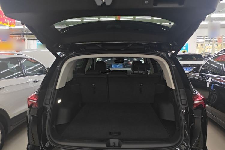 Used Buick Envision 2025 Encore Plus 28T Two-Wheel-Drive Platinum Edition Trunk