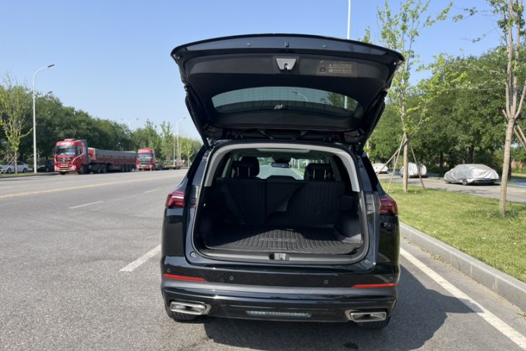 Used Buick Envision 2025 Encore Plus 28T Two-Wheel-Drive Platinum Edition Trunk