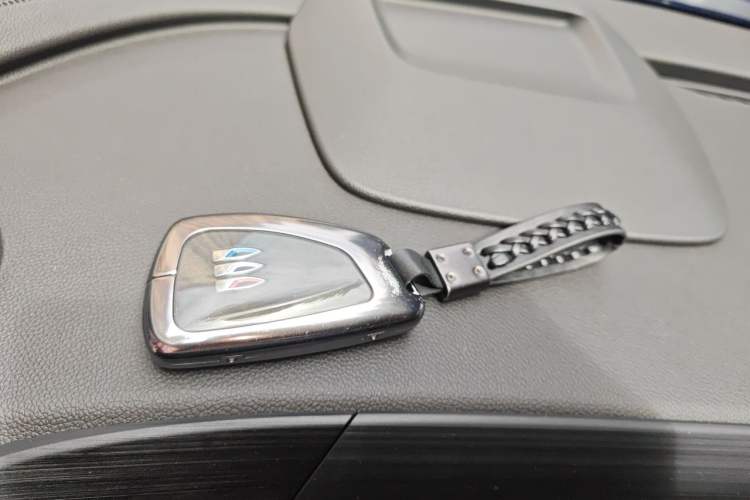 Used Buick Envision 2025 Encore Plus 28T Two-Wheel-Drive Platinum Edition Vehicle Key