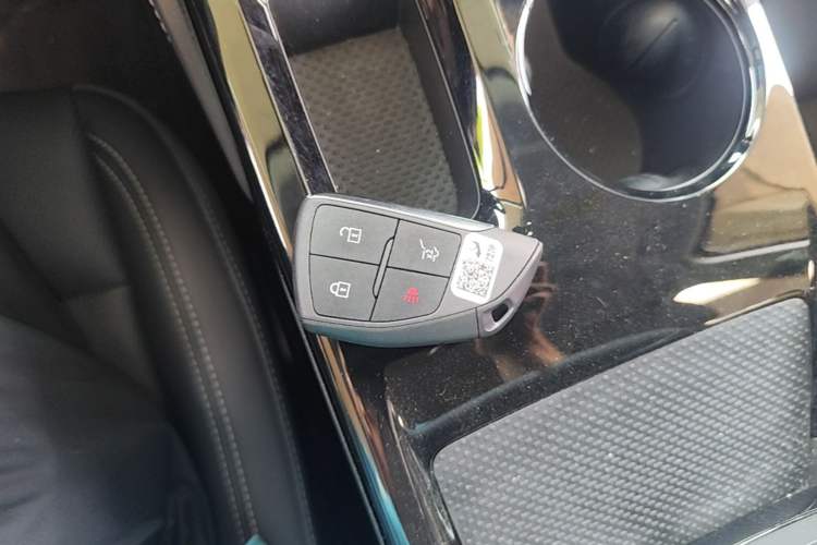 Used Buick Envision 2025 25T Entry-Grade Platinum Edition Vehicle Key