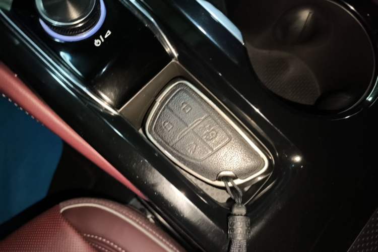 Used Buick Envision 2025 Encore Plus 28T Two-Wheel-Drive Platinum Edition Vehicle Key