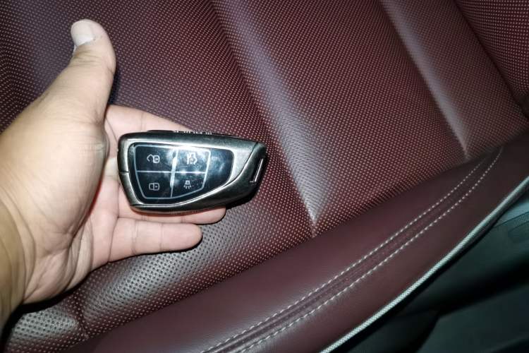 Used Buick Envision 2025 Encore Plus 28T Two-Wheel-Drive Platinum Edition Vehicle Key