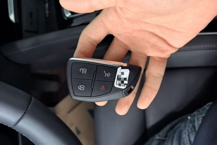 Used Buick Envision 2025 Encore Plus 28T Two-Wheel-Drive Platinum Edition Vehicle Key