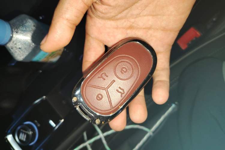 Used Buick Envision 2025 Encore Plus 28T Two-Wheel-Drive Platinum Edition Vehicle Key