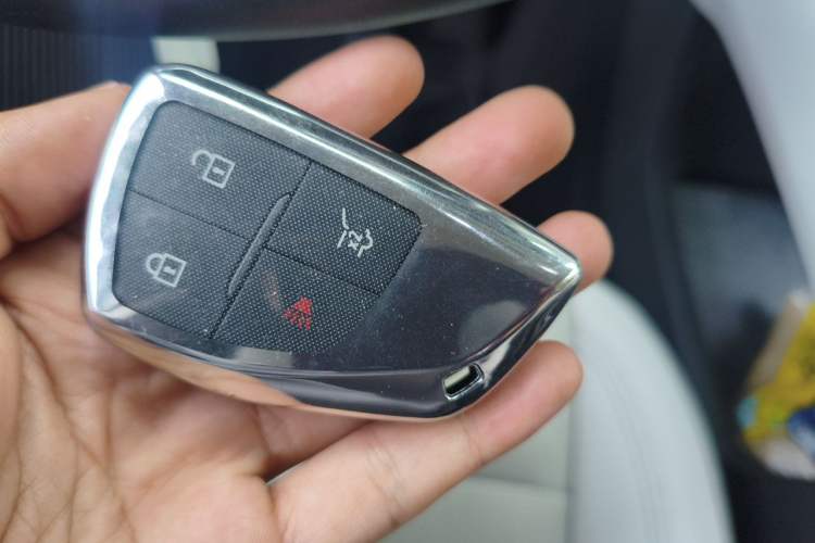 Used Buick Envision 2025 Encore Plus Four-Wheel Drive Avenir Vehicle Key