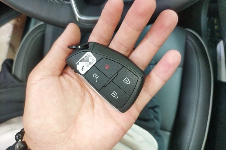 Used Buick Envision 2025 Encore Plus 28T Two-Wheel-Drive Platinum Edition Vehicle Key