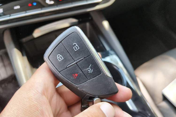 Used Buick Envision 2025 Encore Plus 28T Two-Wheel-Drive Platinum Edition Vehicle Key
