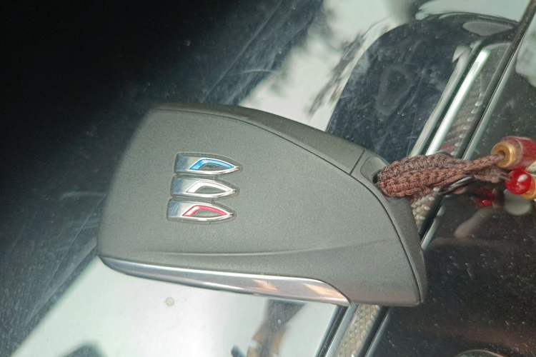 Used Buick Envision 2025 25T Entry-Grade Platinum Edition Vehicle Key