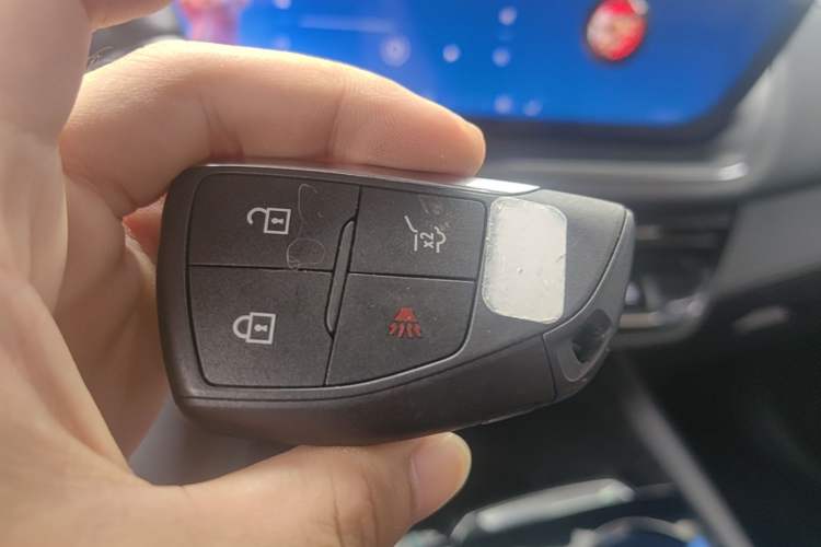 Used Buick Envision 2025 25T Entry-Grade Platinum Edition Vehicle Key