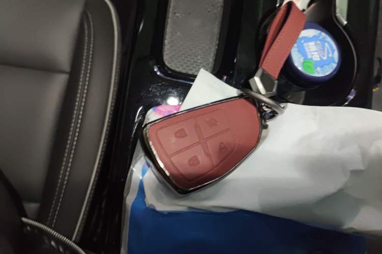 Used Buick Envision 2025 Encore Plus Four-Wheel Drive Avenir Vehicle Key