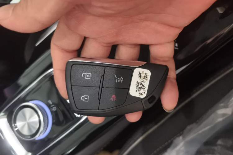 Used Buick Envision 2025 Encore Plus Four-Wheel Drive Avenir Vehicle Key