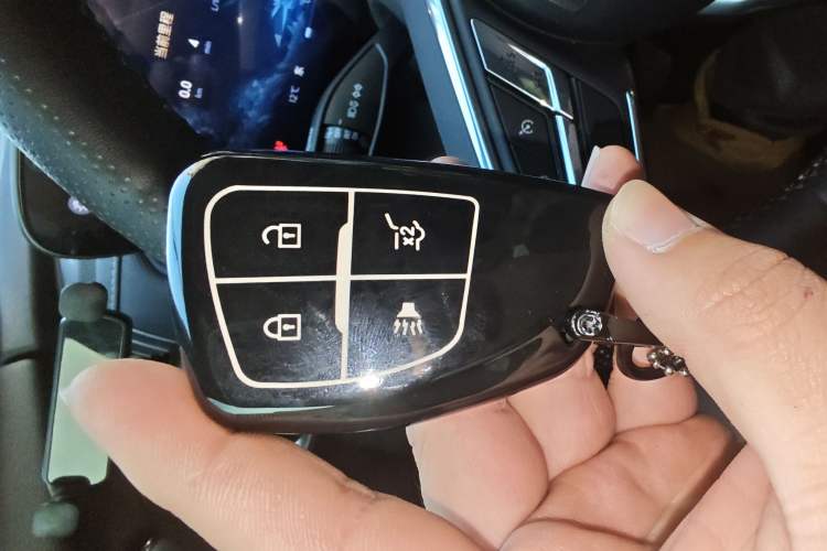 Used Buick Envision 2025 Encore Plus 28T Two-Wheel-Drive Platinum Edition Vehicle Key