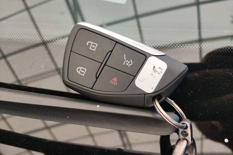 Used Buick Envision 2025 Encore Plus 28T Two-Wheel-Drive Platinum Edition Vehicle Key