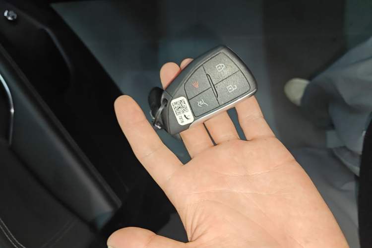 Used Buick Envision 2025 Encore Plus 28T Two-Wheel-Drive Platinum Edition Vehicle Key