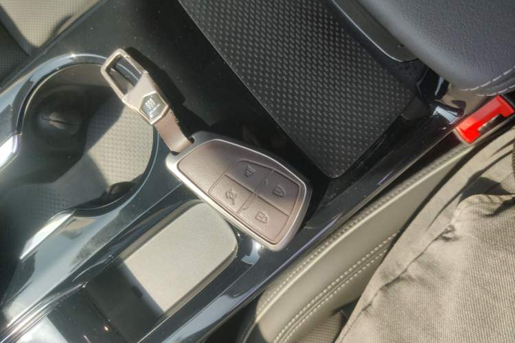 Used Buick Envision 2025 Encore Plus 28T Two-Wheel-Drive Platinum Edition Vehicle Key