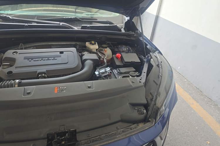 Used Buick Envision 2025 Encore Plus Four-Wheel Drive Avenir Engine Bay Left
