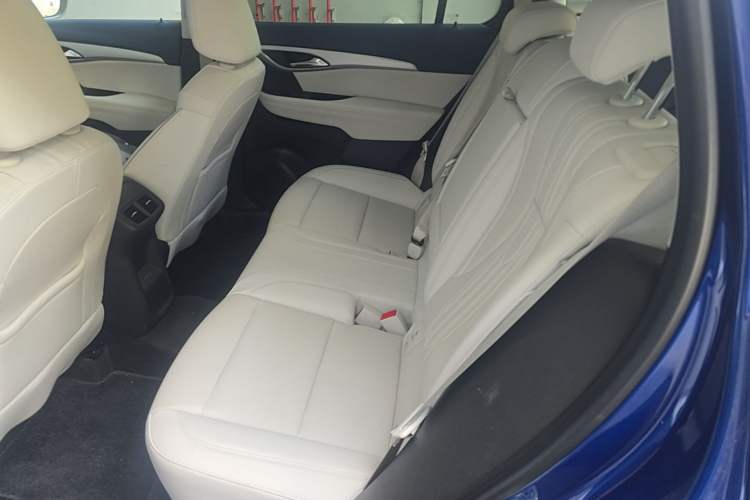 Used Buick Envision 2025 Encore Plus Four-Wheel Drive Avenir Left Rear Seat