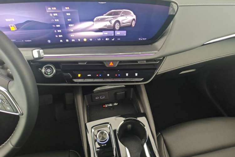 Used Buick Envision 2025 25T Entry-Grade Platinum Edition Audio And AC Panel