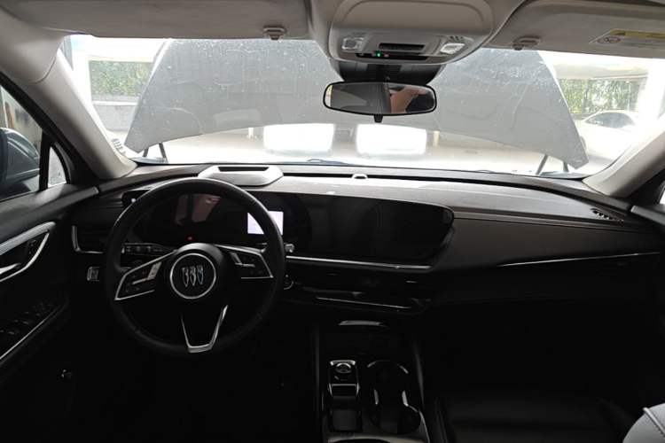 Used Buick Envision 2025 25T Entry-Grade Platinum Edition Center Console