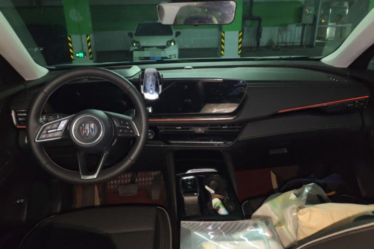 Used Buick Envision 2025 Encore Plus 28T All-Wheel-Drive Platinum Edition Center Console