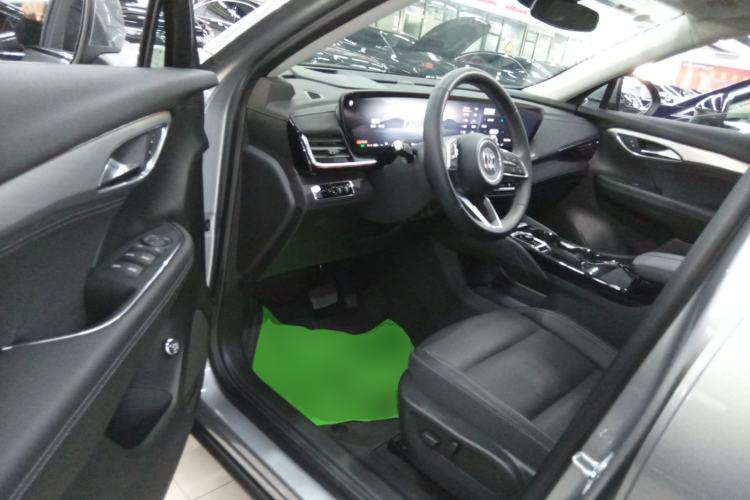 Used Buick Envision 2025 25T Entry-Grade Platinum Edition Driver Seat