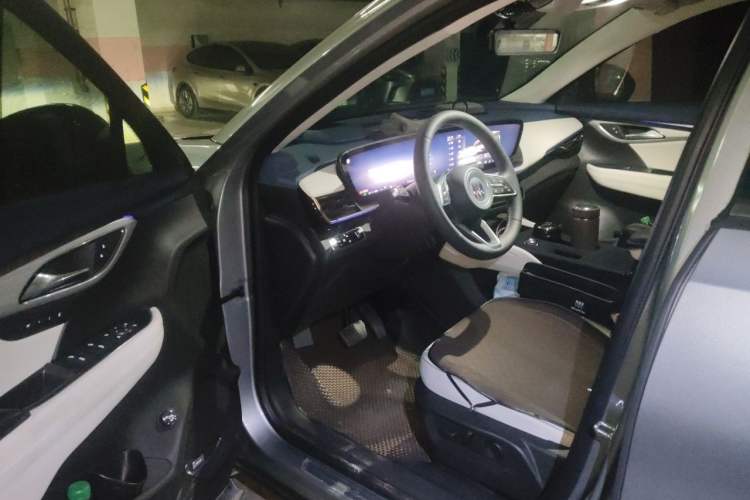 Used Buick Envision 2025 Encore Plus Four-Wheel Drive Avenir Driver Seat