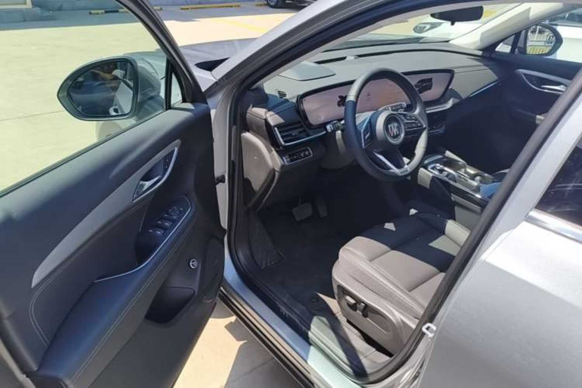 Used Buick Envision 2025 25T Entry-Grade Platinum Edition Driver Seat