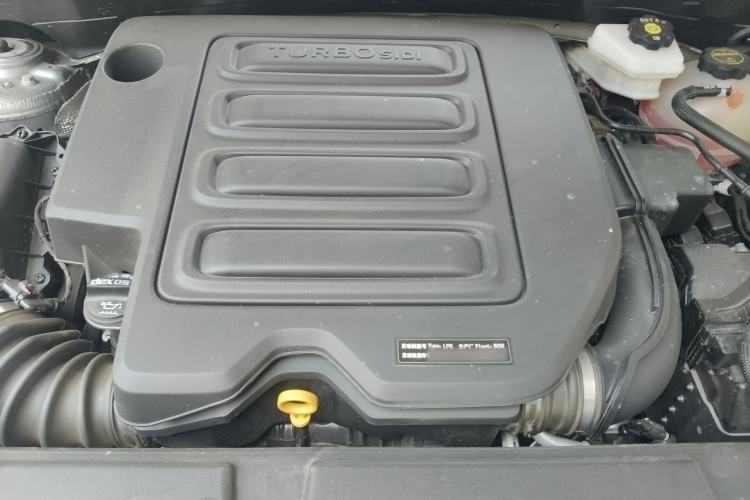 Used Buick Envision 2025 25T Entry-Grade Platinum Edition Engine Bay