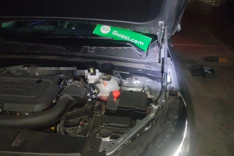 Used Buick Envision 2025 Encore Plus Four-Wheel Drive Avenir Engine Bay Left