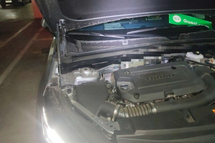 Used Buick Envision 2025 Encore Plus Four-Wheel Drive Avenir Engine Bay Right