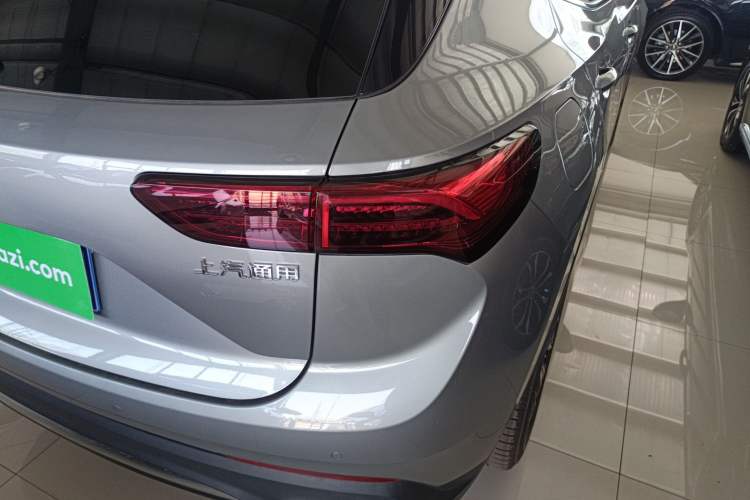 Used Buick Envision 2025 25T Entry-Grade Platinum Edition Exterior 3