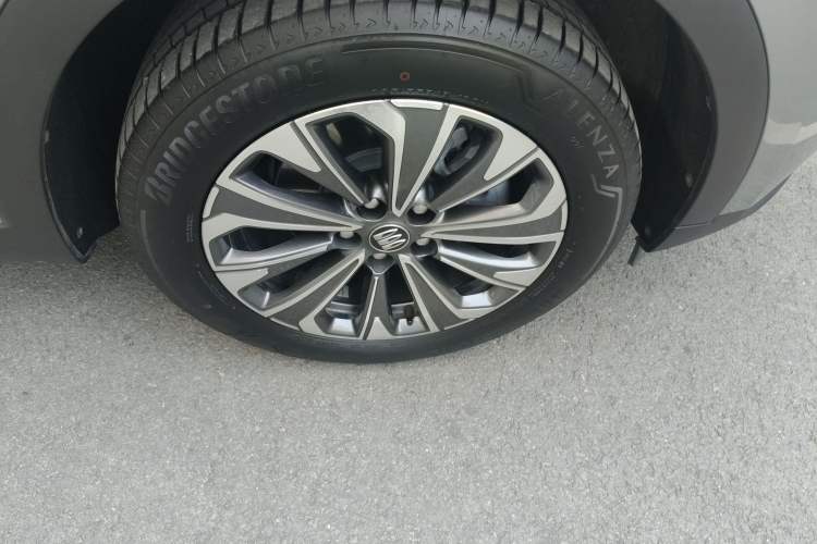 Used Buick Envision 2025 25T Entry-Grade Platinum Edition Exterior 5