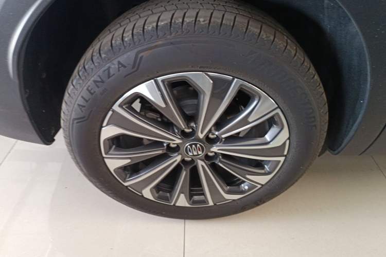 Used Buick Envision 2025 25T Entry-Grade Platinum Edition Exterior 5