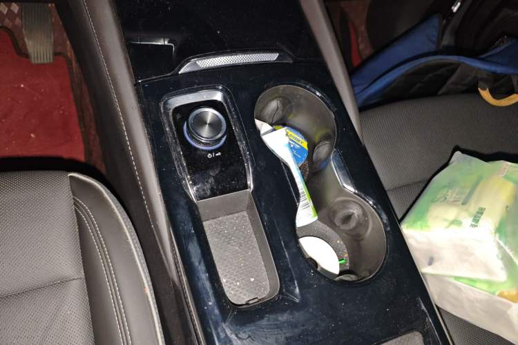 Used Buick Envision 2025 Encore Plus 28T All-Wheel-Drive Platinum Edition Gear Lever