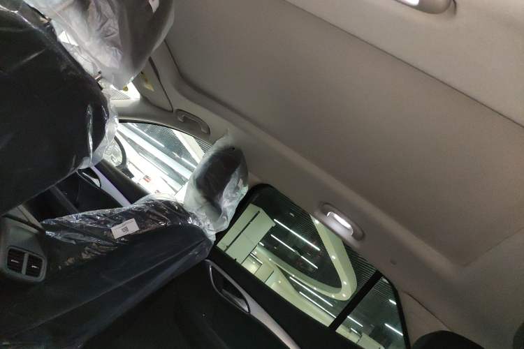 Used Buick Envision 2025 25T Entry-Grade Platinum Edition Headliner