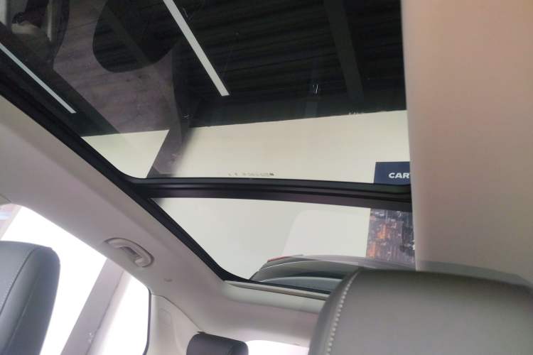 Used Buick Envision 2025 25T Entry-Grade Platinum Edition Headliner