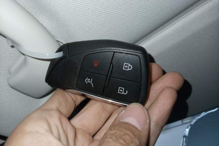 Used Buick Envision 2025 25T Entry-Grade Platinum Edition Interior 1