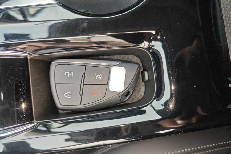 Used Buick Envision 2025 25T Entry-Grade Platinum Edition Interior 1
