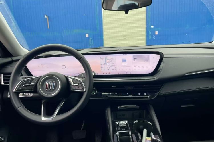 Used Buick Envision 2025 25T Entry-Grade Platinum Edition Interior 1