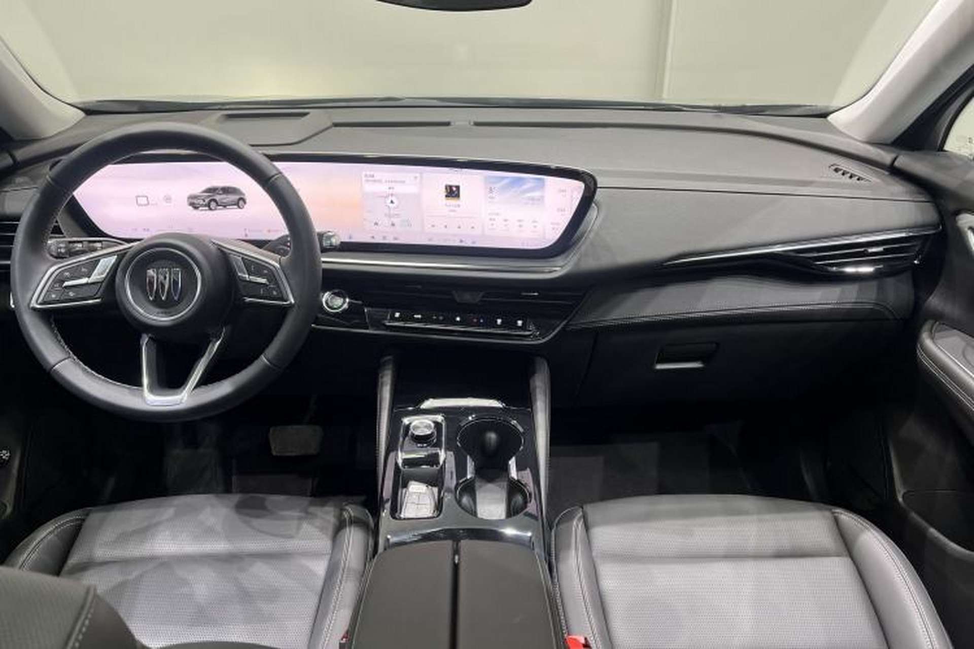 Used Buick Envision 2025 25T Entry-Grade Platinum Edition Interior 3