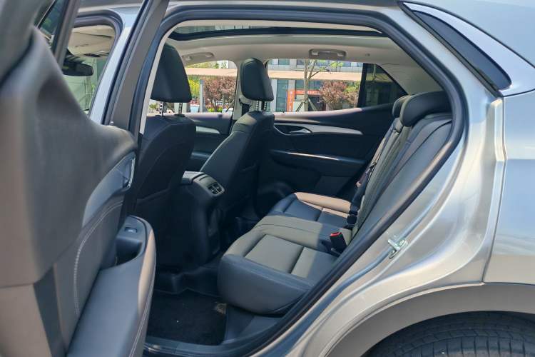 Used Buick Envision 2025 25T Entry-Grade Platinum Edition Interior 3