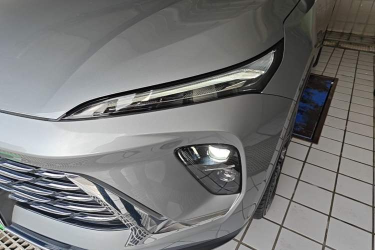 Used Buick Envision 2025 25T Entry-Grade Platinum Edition Left Front Headlight
