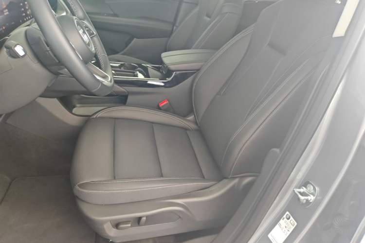 Used Buick Envision 2025 25T Entry-Grade Platinum Edition Left Front Seat