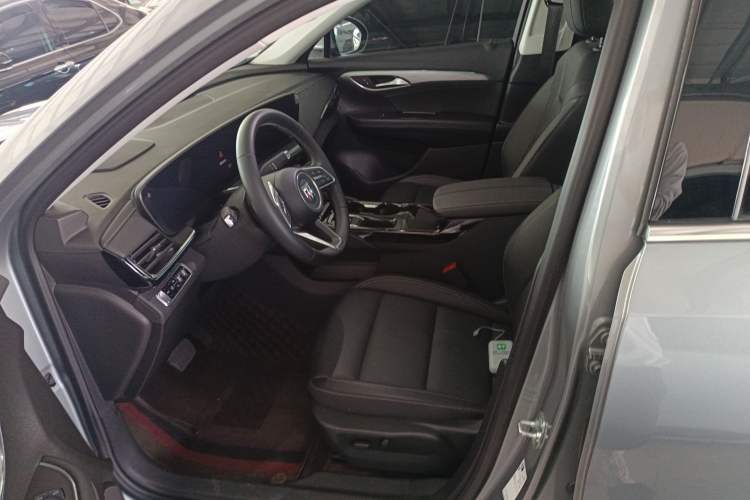 Used Buick Envision 2025 25T Entry-Grade Platinum Edition Left Front Seat