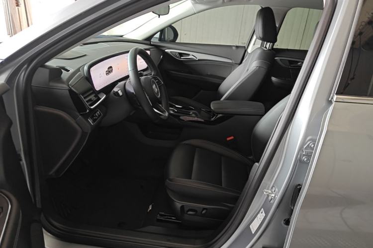 Used Buick Envision 2025 25T Entry-Grade Platinum Edition Left Front Seat