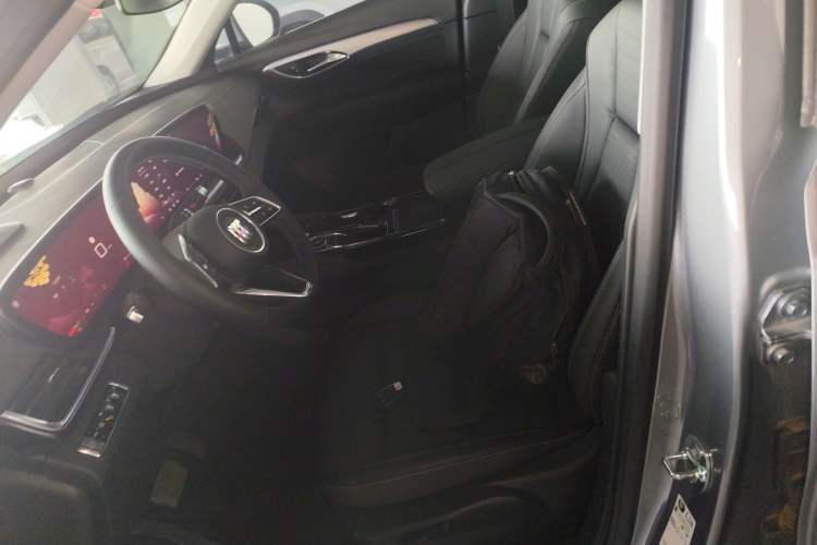 Used Buick Envision 2025 25T Entry-Grade Platinum Edition Left Front Seat