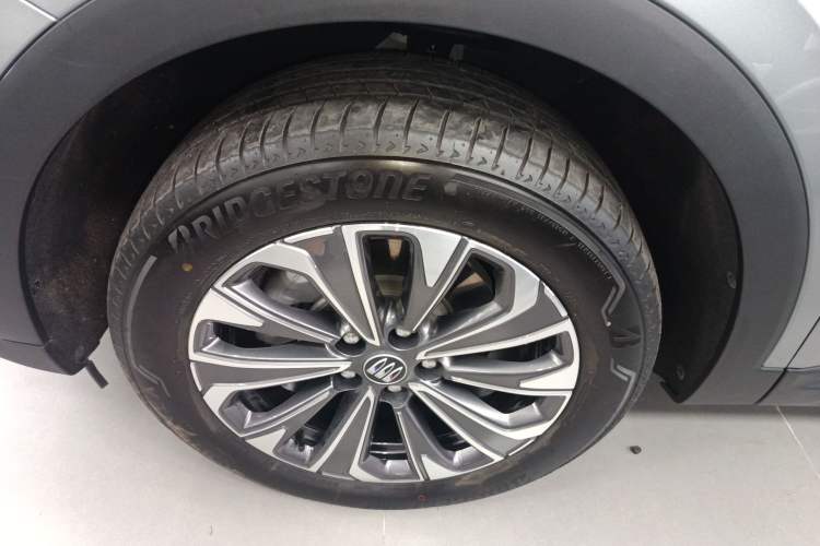 Used Buick Envision 2025 Encore Plus 28T Two-Wheel-Drive Platinum Edition Left Front Wheel Hub